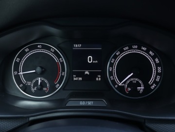 Skoda Kamiq Crossover 1.0 TSI 110KM 2022 Skoda Kamiq 1.0 TSI, Salon Polska, Serwis ASO, zdjęcie 10