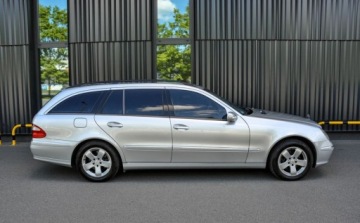 Mercedes Klasa E W211 Kombi S211 3.5 4Matic 272KM 2005 Mercedes-Benz Klasa E 3,5 (272KM) 4-Matic 3.5 Benzyna 272KM, zdjęcie 4