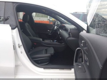 Mercedes CLA C118/X118 2025 Mercedes-Benz CLA 250 Coupe 4Matic 2025 2.0 Benzyna 221KM, zdjęcie 9