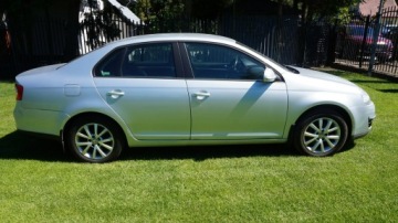 Volkswagen Jetta V 1.4 TSI 122KM 2010 Volkswagen Jetta zarejestrowany, ubezpieczony., zdjęcie 3
