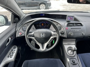 Honda Civic VIII Hatchback 3d 1.8 i-VTEC 140KM 2008 Honda Civic 1.8 benzyna 140 KM/Manula, zdjęcie 14