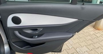 Mercedes Klasa E W213 Limuzyna Facelifting 2.0 220d 200KM 2023 Mercedes-Benz Klasa E SalonPL 4Matic Avantgarde Led El. Fotele Kamera 360, zdjęcie 19