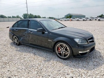 Mercedes Klasa C W205 2014 Mercedes-Benz Klasa C 63 AMG 2014 6.2l 6.2 Benzyna 451KM, zdjęcie 4