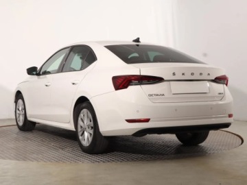 Skoda Octavia IV Liftback 1.5 TSI EVO 150KM 2023 Skoda Octavia 1.5 TSI, Salon Polska, zdjęcie 3