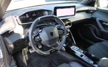 Peugeot 2008 II e-SUV Facelifting Elektryczny 54kWh 156KM 2023 Peugeot 2008 e-2008 54kWh GT SalonPL Facelift Gwarancja od RIA 156KM, zdjęcie 2
