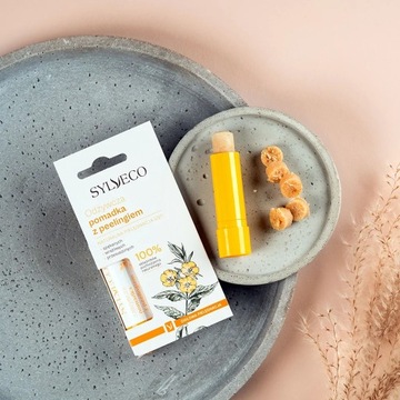SYLVECO Питательная губная помада с пилингом и бетулином, увлажняющая и разглаживающая