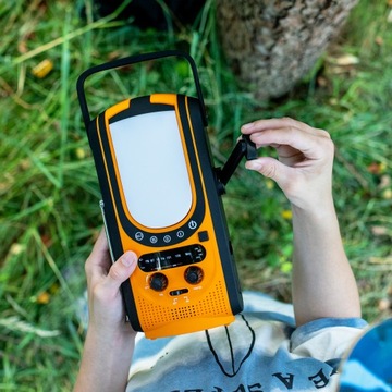 АВАРИЙНАЯ СОЛНЕЧНАЯ РАДИОДИНАМО СВЕТОДИОДНАЯ ЛАМПА 6000мАч