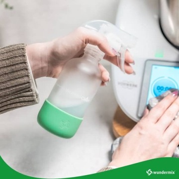 detergent i butelka z rozpylaczem do Thermomix