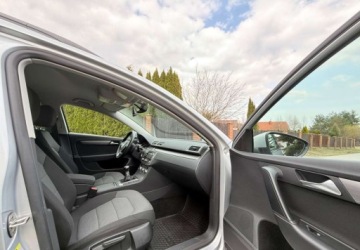 Volkswagen Passat B7 Variant 1.6 TDI CR DPF BlueMotion 105KM 2012 Volkswagen Passat Volkswagen Passat 1.6 TDI DPF BlueMot Highline 1.6 Diesel, zdjęcie 23