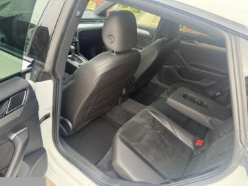 Volkswagen Arteon Fastback 2.0 TSI 190KM 2018 Volkswagen Arteon 2.0 TSI R-Line DSG 190KM 2018r, zdjęcie 6