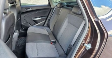 Opel Astra J Sedan 1.4 Turbo ECOTEC 140KM 2013 Opel Astra Lift 1.4 Turbo 140KM BiXenony Ledy NawiPL PółSkóra Grzana Kiera, zdjęcie 8