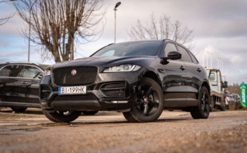 Jaguar F-Pace SUV 2.0 i4 250KM 2018 Jaguar F-Pace Jaguar F-Pace 25t AWD Premium 250KM 2.0 Benzyna 250KM, zdjęcie 1
