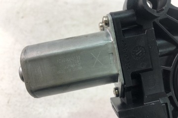 MOTOREK OKNO PŘEDNÍCH PRAVÝCH DVEŘE MERCEDES-BENZ A (W176) A2469063100