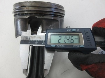 MERCEDES W210 E 200 2.0 M 111 PÍST PÍSTY + OJNICE