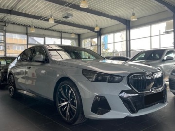 BMW Seria 5 G90-91 2026 BMW Seria 5 520i Sport Sedan 2.0 (208KM) 2026, zdjęcie 4