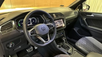 Volkswagen Tiguan II SUV Facelifting 2.0 TDI 200KM 2021 Volkswagen Tiguan Pelna oferta na R-CARS.pl 2.0 Diesel 200KM, zdjęcie 9