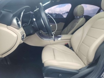 Mercedes Klasa C W206 2021 Mercedes-Benz Klasa C 300 2021 2.0 Benzyna 255KM, zdjęcie 7