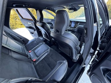 Volvo XC60 II Crossover D3 150KM 2018 Volvo XC 60 2,0 D3 R-Design LED Virtual Radar, zdjęcie 21