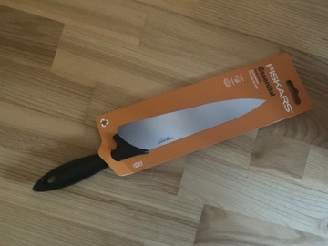 NÓŻ FISKARS KUCHENNY SZEFA KUCHNI CHEF DO SIEKANIA 21cm OSTRY ZMYWARKA