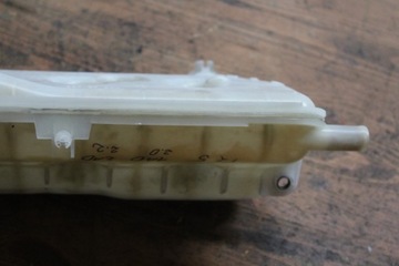 AVENSIS T25 2.0 2.2 D4D 1AD 2AD NÁDOBKA VYROVNÁVACÍ