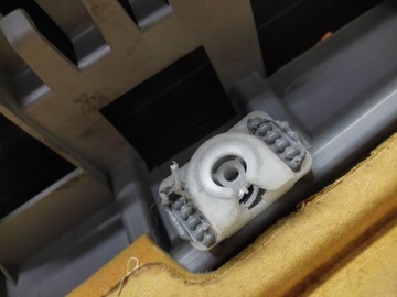 FORD C-MAX TAPICERKA BOCZEK DRZWI LEWY PRZÓD