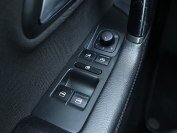 Volkswagen CC 2.0 TDI CR DPF BlueMotion Technology 177KM 2014 VW CC 2.0 TDI, 174 KM, Navi, Xenon, Bi-Xenon, zdjęcie 15