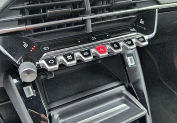 Peugeot 2008 II SUV 1.2 PureTech 130KM 2023 Peugeot 2008 PureTech 130 Allure SS EAT8 SalonPL FVat 2023 1.2 Benzyna, zdjęcie 15