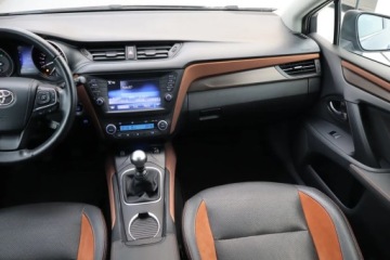 Toyota Avensis III Wagon Facelifting 2015 2.0 D-4D 143KM 2015 Toyota Avensis 2.0 D-4D, Skóra, Navi, Xenon, zdjęcie 7