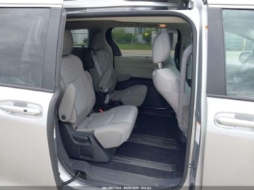 Toyota Sienna III 2023 Toyota Sienna 2023 TOYOTA SIENNA LE 2.5 Hybryda 179KM, zdjęcie 8
