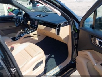 Porsche Cayenne III SUV S 2.9 440KM 2023 Porsche Cayenne 2023 PORSCHE CAYENNE PLATINUM EDITION 2.9 Benzyna 440KM, zdjęcie 9