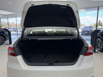 Toyota Camry IX Sedan 2.5 Hybrid Dynamic Force 218KM 2022 Toyota Camry Comfort Kamera cofania CarPlayAndroid Auto LED ACC, zdjęcie 15