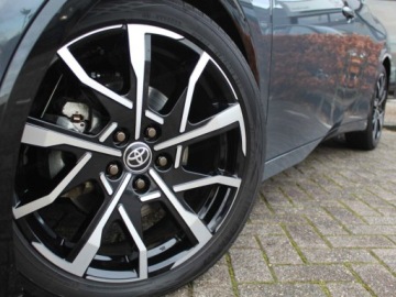 Toyota Prius V (XW60) 2.0  Hybrid Dynamic Force Plug-in 223KM 2025 Od ręki - Executive 2.0 Plug-in Hybrid 223KM | Podgrzewane fotele!, zdjęcie 14