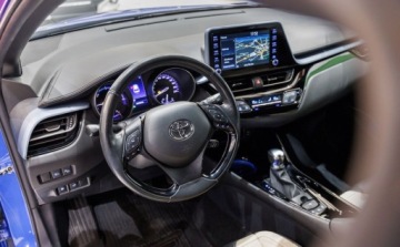 Toyota C-HR I Crossover Facelifting 2.0 Hybrid Dynamic Force 184KM 2019 Toyota C-HR 2.0 Hybrid Selection 2.0 Hybryda 184KM, zdjęcie 35