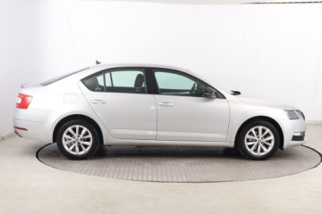 Skoda Octavia III Liftback Facelifting 1.5 TSI ACT 150KM 2019 Skoda Octavia 1.5 TSI, Salon Polska, Serwis ASO, zdjęcie 4