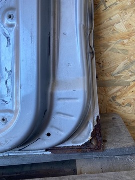 DVEŘE PRAVÝ PŘEDNÍ MERCEDES ML W163 STŘÍBRNÉ