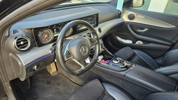Mercedes Klasa E W213 2018 Mercedes E 220 AMG Pakiet 4 Matic Felgi 19", zdjęcie 18