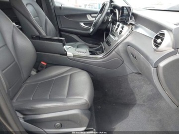 Mercedes GLC C254/X254 2022 Mercedes-Benz GLC 300 SUV 2022 2.0 Benzyna 255KM, zdjęcie 9