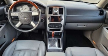 Chrysler 300C I Touring 2.7 i V6 24V 193KM 2007 Chrysler 300C Chrysler 300C 2.7 Automatik 2.7 BenzynaLPG 193KM, zdjęcie 4