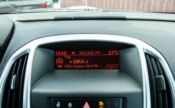 Opel Astra J Sports Tourer 1.4 Turbo ECOTEC 140KM 2011 Opel Astra 1.4T 140KM Led Xenon PDC Climatronic serwis ASO Alu 1.4 Benzyna, zdjęcie 20