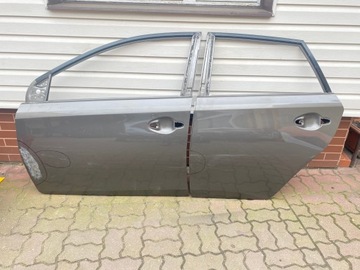 AURIS II DVEŘE PŘEDNÍ LEVÉ