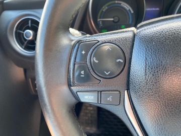 Toyota Auris II Touring Sports Facelifting 1.8 Hybrid 136KM 2016 Toyota Auris HYBRYDA AUTOMAT KLIMATYZACJA NAWIGACJA KAMERA TEMPOMAT GRZANE, zdjęcie 15