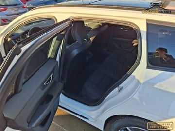Volvo V60 II  2022 Volvo V60 2,0 B3 mild hybrid 163KM panorama navi elektryka led hak alu opl, zdjęcie 10