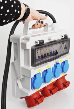 СТРОИТЕЛЬНАЯ КОРОБКА РАСПРЕДЕЛИТЕЛЬНОГО УСТРОЙСТВА С ВИЛКОЙ