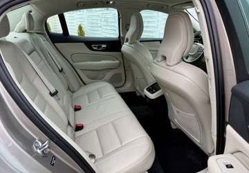 Volvo S60 III Sedan 2.0 T6 310KM 2019 Volvo S60 Volvo S60 T6 AWD Inscription 2.0 Benzyna 310KM, zdjęcie 18
