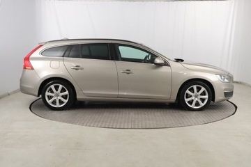 Volvo V60 I Kombi Facelifting 2.0 D3 DRIVE-E 150KM 2015 Volvo V60 D3 2.0, Skóra, Navi, Klima, Klimatronic, zdjęcie 5