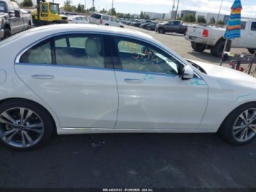 Mercedes Klasa C W205 2020 Mercedes-Benz Klasa C 300 2020 2.0 Benzyna 255KM, zdjęcie 6