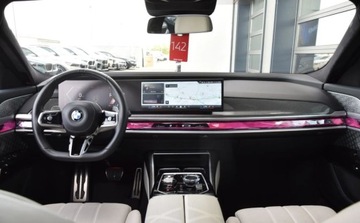 BMW Seria 7 G70 Sedan 3.0 40d 299KM 2023 BMW Seria 7 740d 300KM xDrive Individual Bowers Wilkins M Pakiet Salon PL, zdjęcie 12