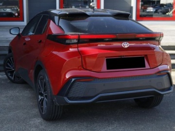 Toyota C-HR II SUV Plug-In 2.0 Hybrid Dynamic Force Plug-in  223KM 2025 Executive 2.0 Plug-in Hybrid Dynamic Force 223KM | Podgrzewane fotele!, zdjęcie 3