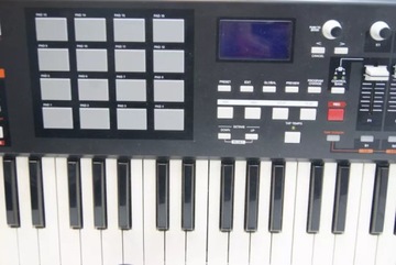 КЛАВИАТУРА УПРАВЛЕНИЯ AKAI MPK61