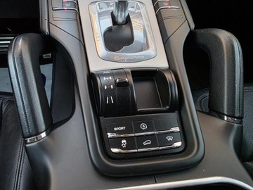 Porsche Cayenne I 3.0D Tiptronic S 240KM 2010 PORSCHE CAYENNE V6 3.0l diesel 239KM*Serwis, doinwestowany * Dokumentacja, zdjęcie 16